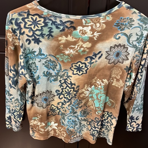 NEW Womens 3/4 sleeve v neck top. Size M Le Mieux Studio brand. Multi colour - Picture 5 of 11